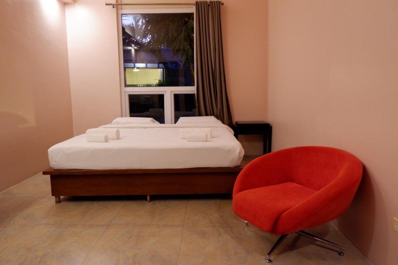 The Park - Silang Hotel Kültér fotó